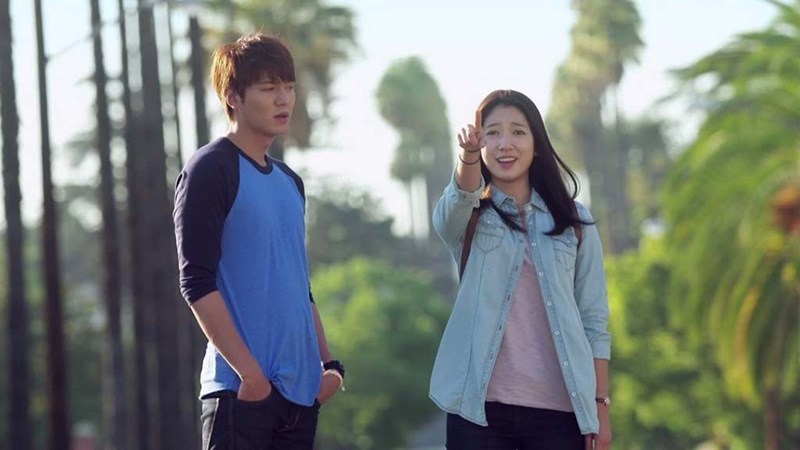 Người Thừa Kế Kim Tan và Cha Eun Sang (từ trái sang)