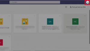 Mở Microsoft Teams trên máy tính, nhấn vào ảnh đại diện của bạn ở góc trên bên phải