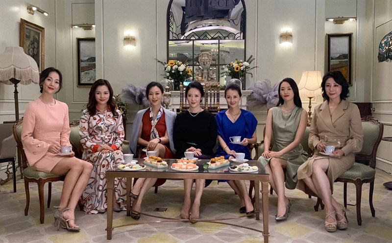 Hội phu nhân trong phim Hội phu nhân trong phim