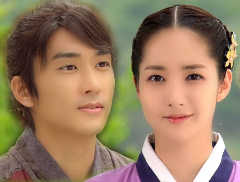 Jin Hyuk (trái) và Tiểu thư Hong Yeong Rae (phải) Jin Hyuk (trái) và Tiểu thư Hong Yeong Rae (phải)