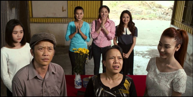 Ông Tiên Cảnh, bà Mai Nhỏ Nhẹ và các con gái Ông Tiên Cảnh, bà Mai Nhỏ Nhẹ và các con gái