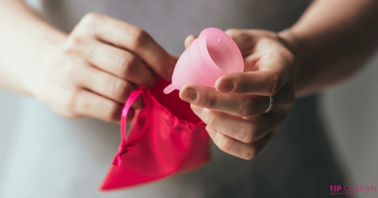 Cần lưu ý những gì khi dùng dung dịch vệ sinh cốc nguyệt san?