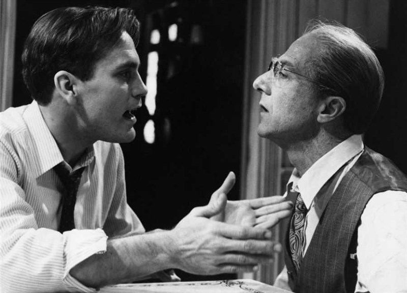 Cuộc nói chuyện giữa 2 cha con Willy và Biff Cuộc nói chuyện giữa 2 cha con Willy và Biff