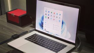 Đem thanh Taskbar trên Windows 11 lên Windows 10