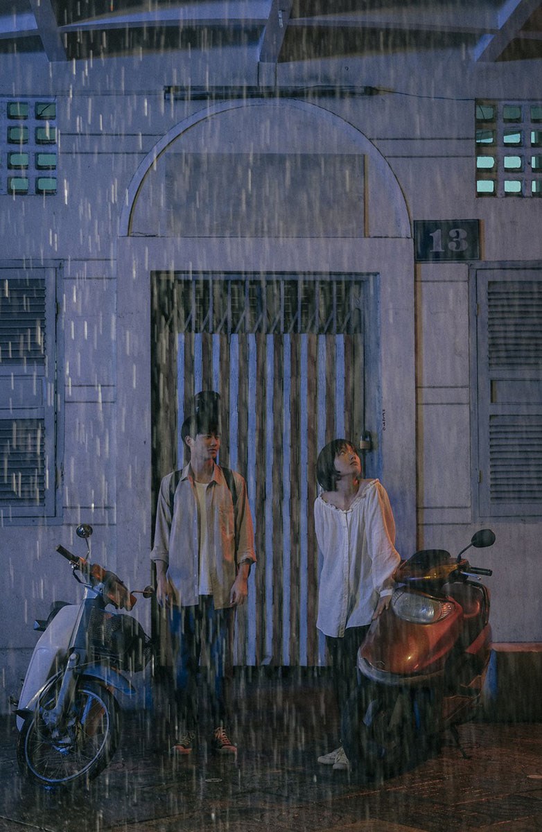 Giữa Sài Gòn bận rộn hối hả, bộ phim dành cho đôi trẻ những khoảng không gian riêng tư để họ tình tự, âu yếm. Giữa Sài Gòn bận rộn hối hả, bộ phim dành cho đôi trẻ những khoảng không gian riêng tư để họ tình tự, âu yếm.
