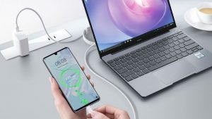 Huawei ra mắt bộ sạc nhanh 135 W cho smartphone và laptop