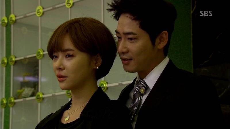 Bok Jae-in (trái) và Lee Cha-don (phải) Bok Jae-in (trái) và Lee Cha-don (phải)
