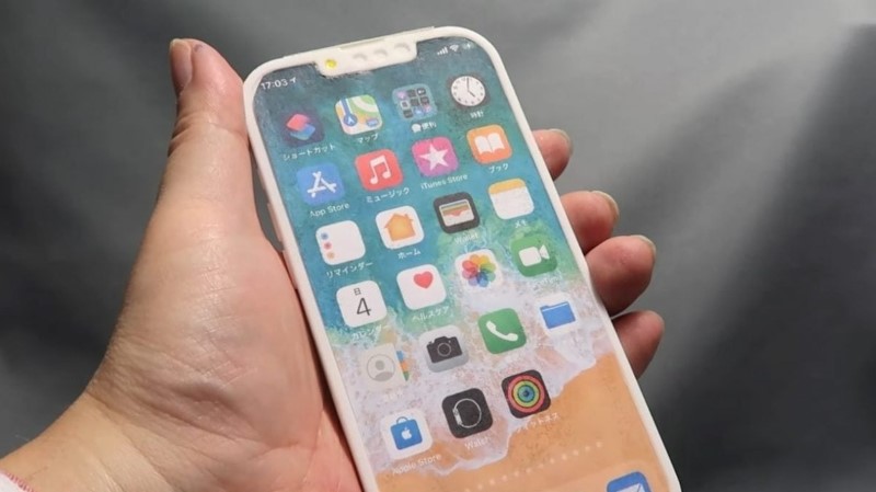 Mô hình iPhone 13 Pro (iPhone 12s Pro) lộ diện với notch tai thỏ nhỏ gọn Mô hình iPhone 13 Pro (iPhone 12s Pro) lộ diện với notch tai thỏ nhỏ gọn