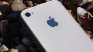 iPhone 4s - chiếc smartphone có chất liệu nhôm kính