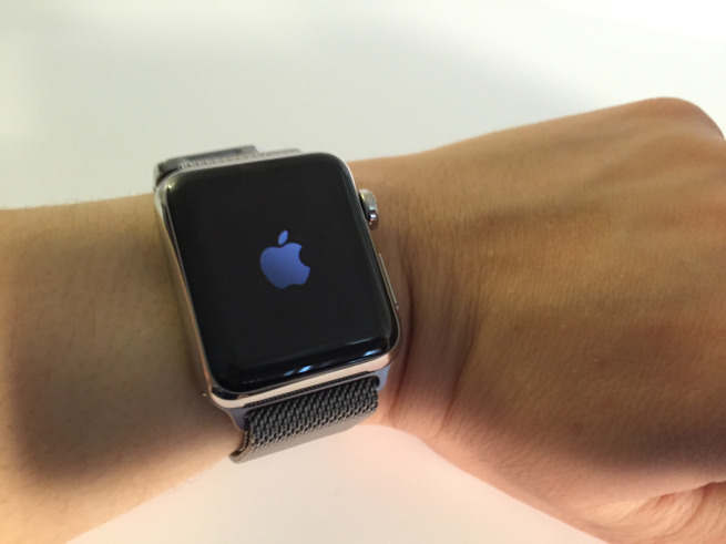 Khởi động Apple Watch Khởi động Apple Watch