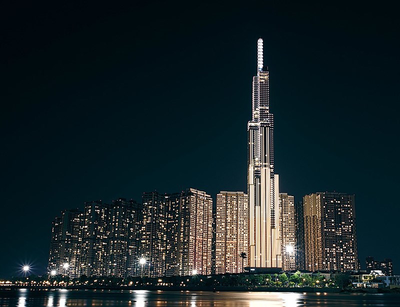 Landmark 81 rực rỡ ánh đèn vào buổi tối Landmark 81 rực rỡ ánh đèn vào buổi tối