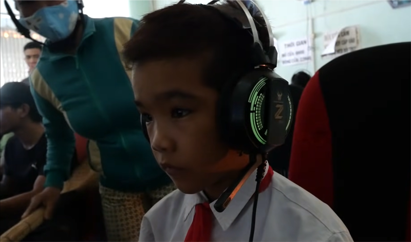 Mẹ gank tại tiệm net có lẽ là một ký ức khó quên của nhiều game thủ Mẹ gank tại tiệm net có lẽ là một ký ức khó quên của nhiều game thủ