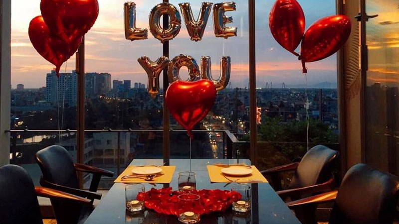 Bữa tối lãng mạn Bữa tối lãng mạn