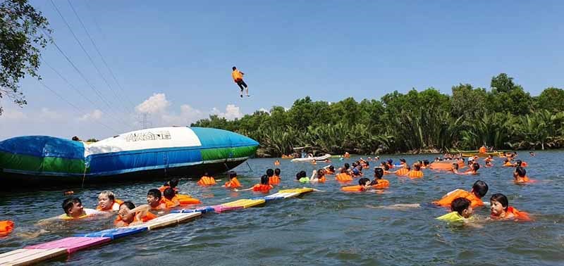phao-nhay-kdl-bo-cap-vang Trò chơi phao nhảy - Khu du lịch Bò Cạp Vàng