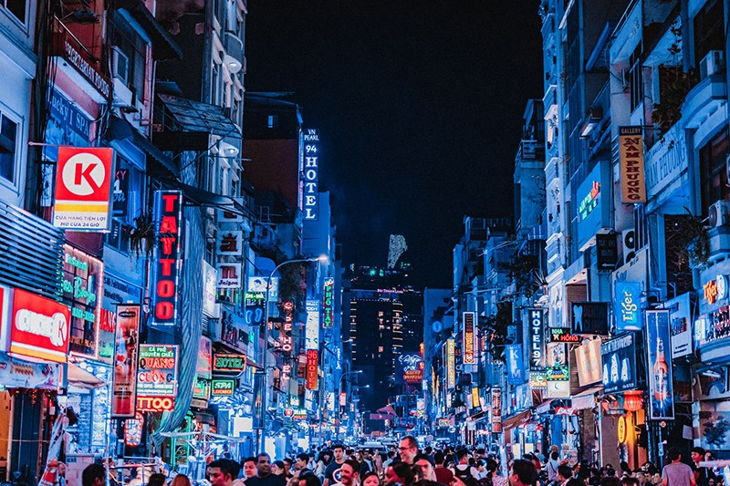 Phố tây Bùi Viện - một trong những địa điểm ăn chơi nổi tiếng của Sài Gòn Phố tây Bùi Viện - một trong những địa điểm ăn chơi nổi tiếng của Sài Gòn