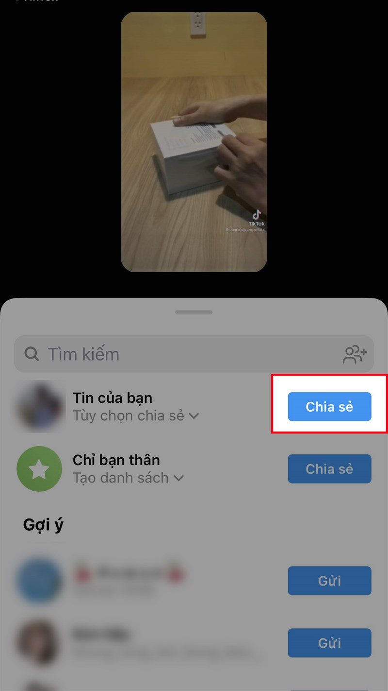 Tại mục Tin của bạn, chọn Chia sẻ Tại mục Tin của bạn, chọn Chia sẻ