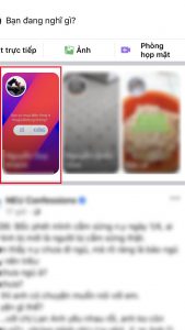 Mở ứng dụng Facebook, nhấn vào tin của bạn bè mà bạn muốn trả lời câu hỏi