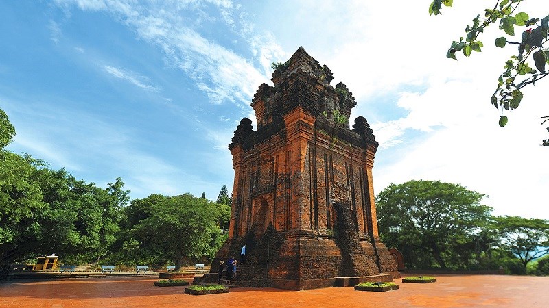 Toàn cảnh tháp Nhạn Toàn cảnh tháp Nhạn