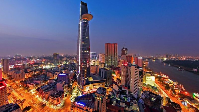 Tòa tháp Bitexco rực rỡ ánh đèn vào buổi tối Tòa tháp Bitexco rực rỡ ánh đèn vào buổi tối