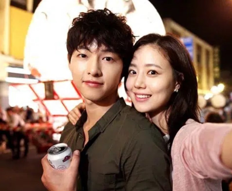 Kang Maru (bên trái) và Seo Eun-gi (bên phải) Kang Maru (bên trái) và Seo Eun-gi (bên phải)