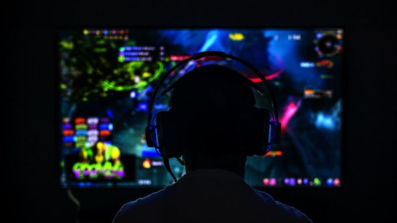 young-gamer-playing-video-game_shutterstock_624801452-1068x601-800x450-1 IV. Ngành công nghiệp game tương lai sẽ đi về đâu ?
