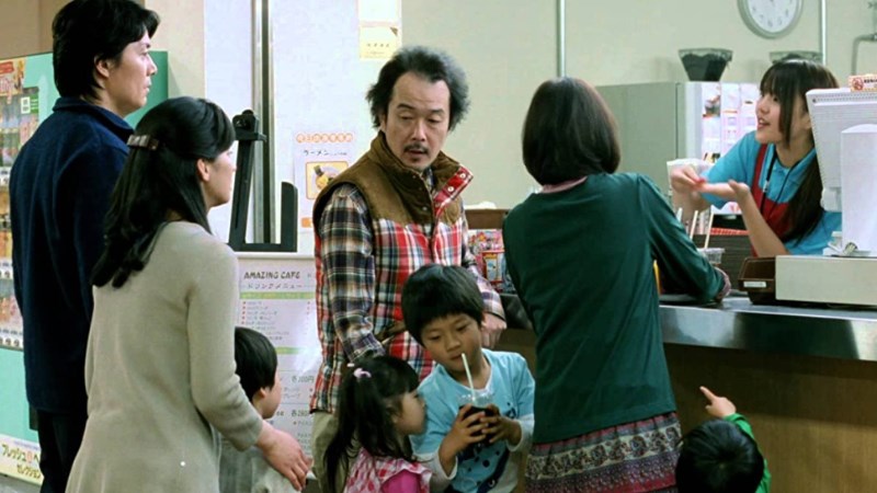 Ryōta Nonomiya và vợ tới gặp gia đình kia để đổi con Ryōta Nonomiya và vợ tới gặp gia đình kia để đổi con