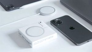 Không chỉ có notch nhỏ gọn, cấu hình mạnh mẽ và camera nâng cấp mà iPhone 13 còn đi kèm với bộ sạc nhanh hơn