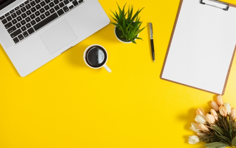 Nền PowerPoint màu vàng sáng 6