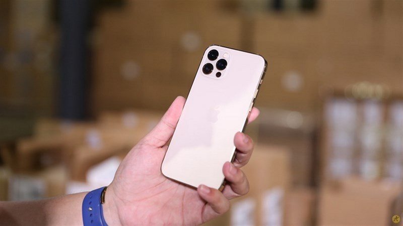 iFan nghe là thích cho mà xem: iPhone 14 Pro sẽ cao cấp, sang chảnh hơn với bộ khung bằng hợp kim titan iFan nghe là thích cho mà xem: iPhone 14 Pro sẽ cao cấp, sang chảnh hơn với bộ khung bằng hợp kim titan