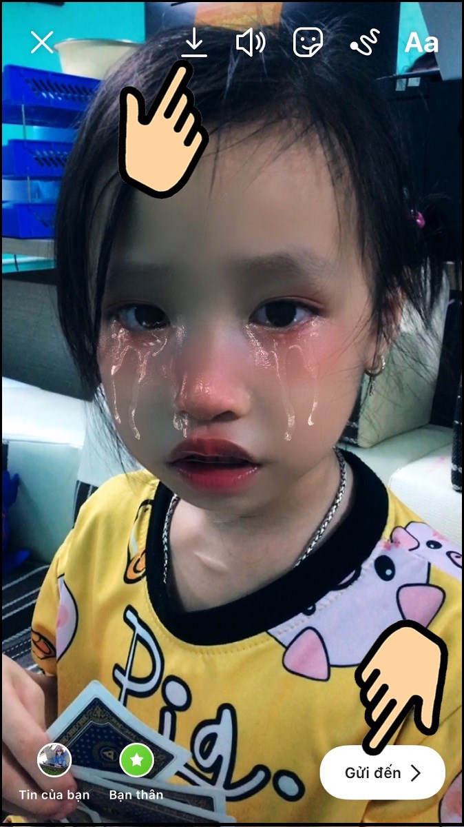 Chọn Gửi đến bạn bè hoặc biểu tượng tải xuống video Chọn Gửi đến bạn bè hoặc biểu tượng tải xuống video