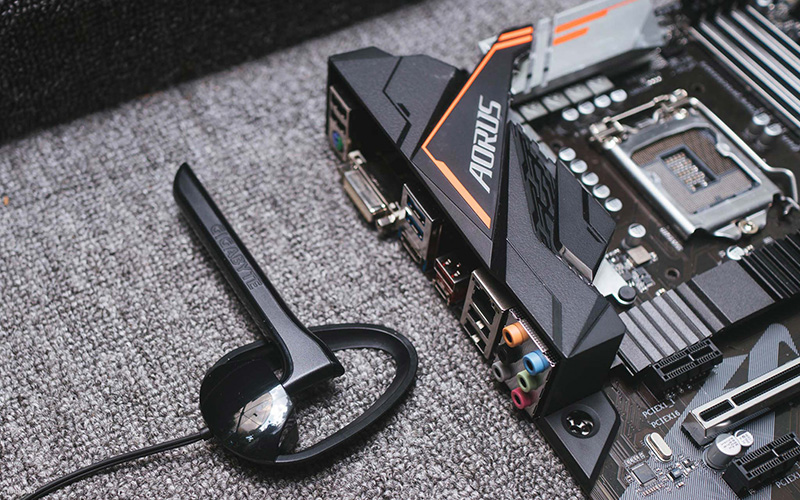 Bo mạch chủ tích hợp WiFi