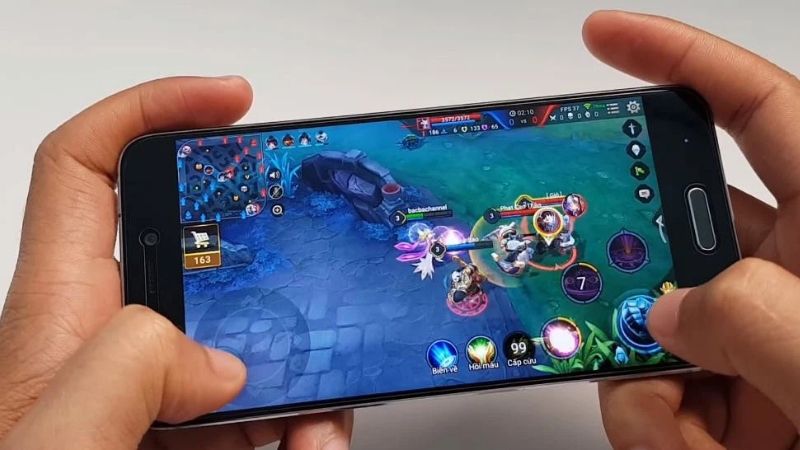 Chơi game trong thời gian dài làm điện thoại nóng lên