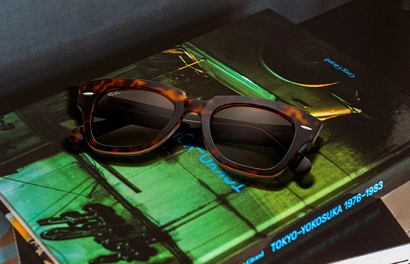 cach-nhan-biet-mat-kinh-rayban-hang-xin-chinh-han-16-800x516-1 Kính RayBan