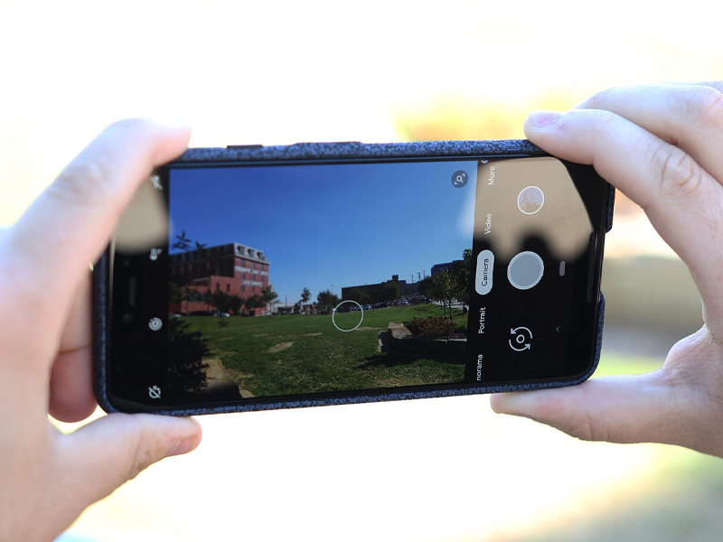 Xoay điện thoại 2 lần để chuyển đổi camera