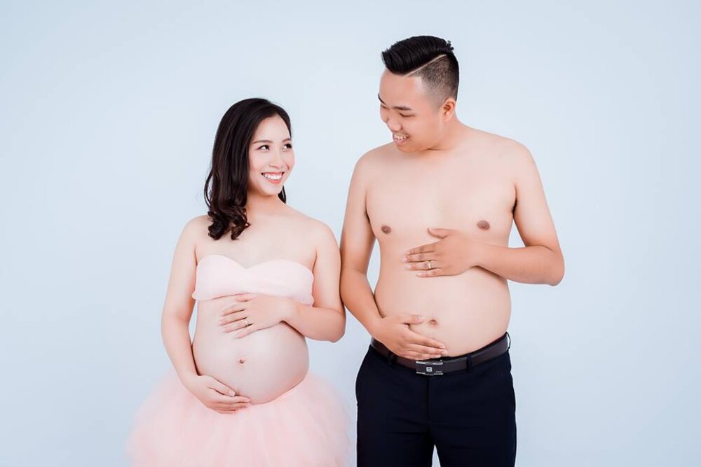 chup-anh-bau-lavender-studio-1 Phong cách chụp hình bầu đơn giản nhưng tinh nghịch, đáng yêu