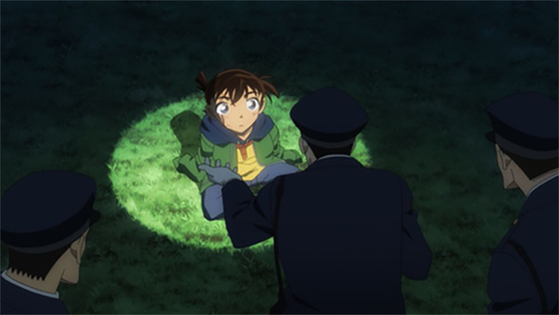 Khi cảnh sát phát hiện ra Shinichi thì cậu đã bị teo nhỏ Khi cảnh sát phát hiện ra Shinichi thì cậu đã bị teo nhỏ