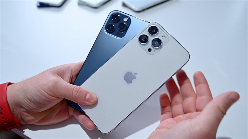 Cùng so sánh thiết kế của iPhone 13 series với iPhone 12 series Cùng so sánh thiết kế của iPhone 13 series với iPhone 12 series