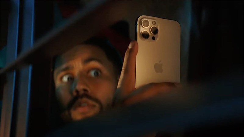 Apple tung video quảng cáo khả năng selfie ban đêm của dòng iPhone 12 Apple tung video quảng cáo khả năng selfie ban đêm của dòng iPhone 12