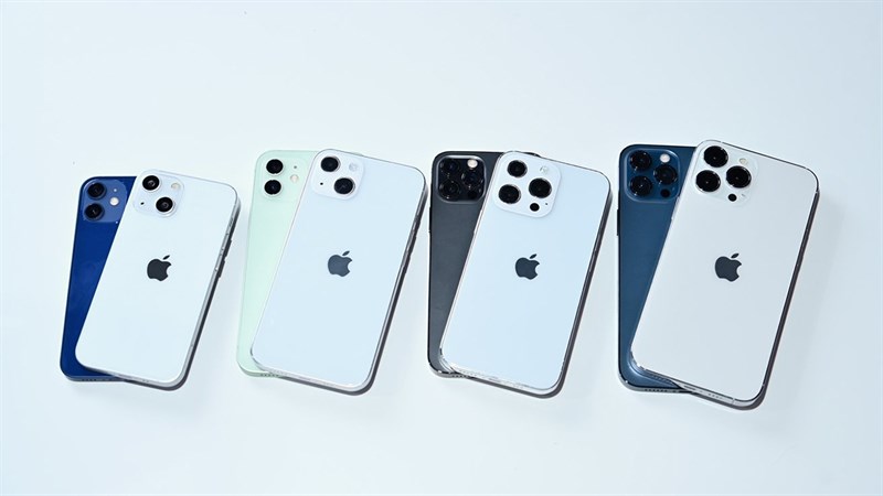 Cùng so sánh thiết kế của iPhone 13 series với iPhone 12 series Cùng so sánh thiết kế của iPhone 13 series với iPhone 12 series