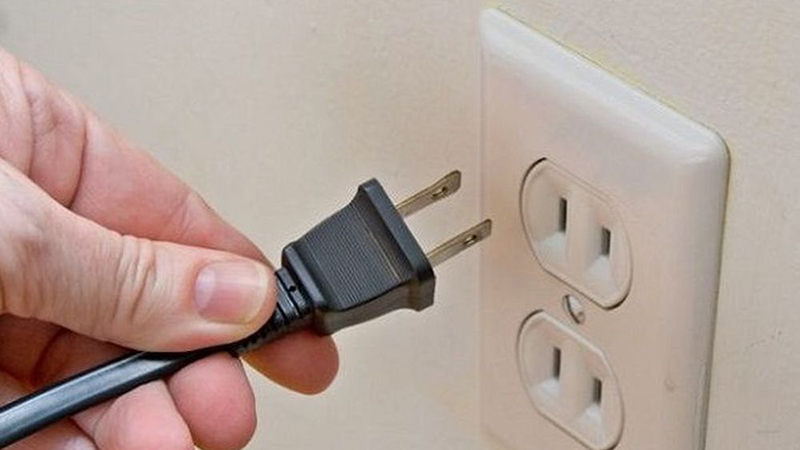 Các loại ổ cắm 2 chấu không có dây nối xuống đất