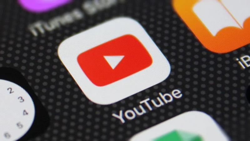 Xóa và cài đặt lại YouTube trên điện thoại của bạn hoặc cập nhật lên phiên bản mới nhất của ứng dụng