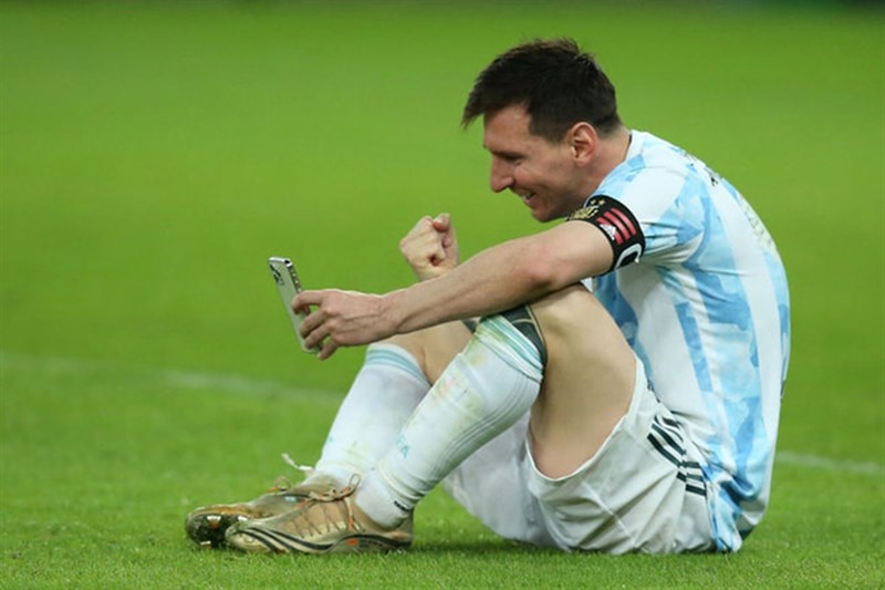 Thánh soi công nghệ: Đố bạn Messi đã dùng điện thoại gì Thánh soi công nghệ: Đố bạn Messi đã dùng điện thoại gì