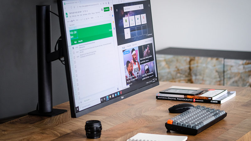 Monitor Arm có thể giúp bạn điều chỉnh màn hình theo ý muốn