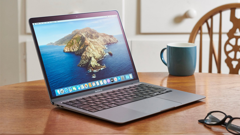 MacBook phù hợp với những người thích sự mỏng nhẹ