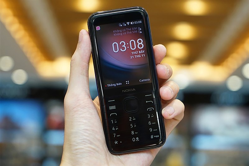 Nokia 8000 4G Nokia 8000 4G