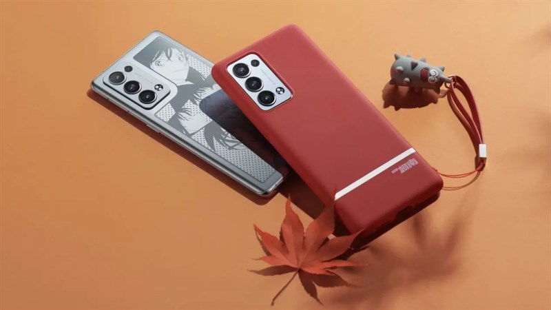 Mặt lưng của Reno6 Pro+ Detective Conan Edition có khả năng chuyển sắc khi gõ vào Mặt lưng của Reno6 Pro+ Detective Conan Edition có khả năng chuyển sắc khi gõ vào