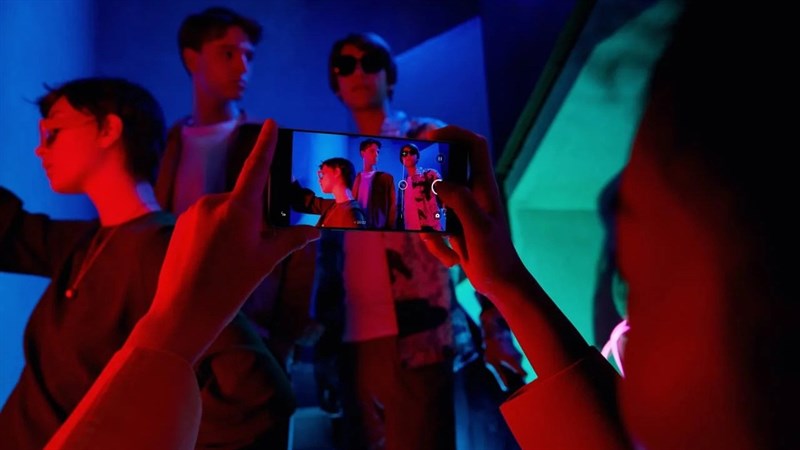 OPPO Reno6 Z 5G mang lại nghệ thuật trong tay bạn OPPO Reno6 Z 5G mang lại nghệ thuật trong tay bạn