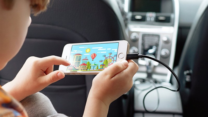 Sử dụng smartphone trong khi sạc liệu có an toàn cho 'dế yêu' và chính bạn? Đáp án sẽ khiến nhiều người dùng bất ngờ đấy Sử dụng smartphone trong khi sạc liệu có an toàn cho 'dế yêu' và chính bạn? Đáp án sẽ khiến nhiều người dùng bất ngờ đấy