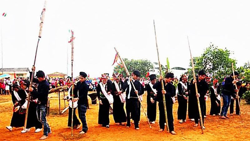 Trò chơi Đánh roi múa mọc Trò chơi Đánh roi múa mọc