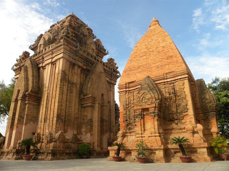 Tháp Bà Ponagar Tháp Bà Ponagar